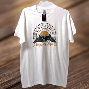 United souvenir apparel NWT white Gildan T-shirt unisex sz XL travel more (1437)